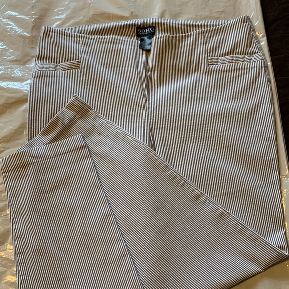Soho Apparel Ltd Pants & Jumpsuits Pull On Stretch Crop Pants Poshmark